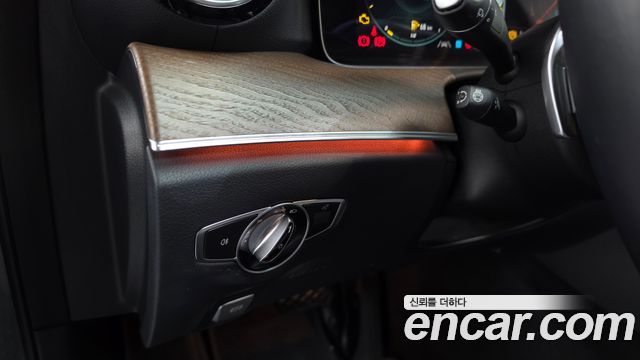 Mercedes-Benz E-Class E300e 4MATIC Exclusive
