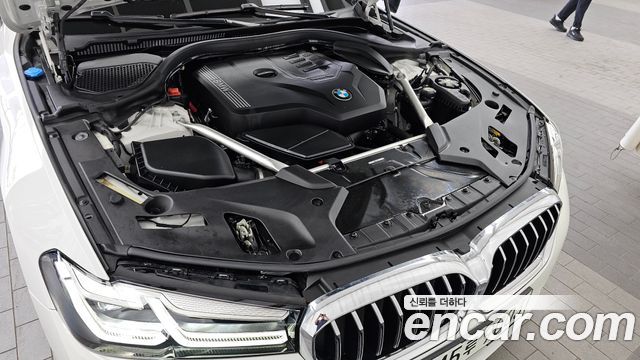 BMW 5-Series 520i Luxury