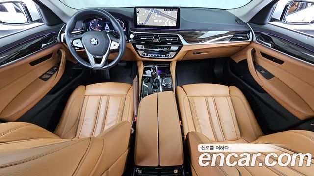 BMW 5-Series 520i Luxury