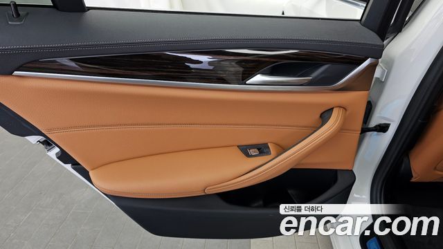 BMW 5-Series 520i Luxury