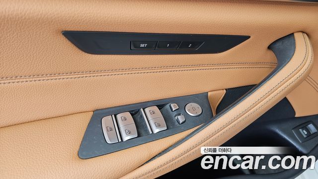BMW 5-Series 520i Luxury