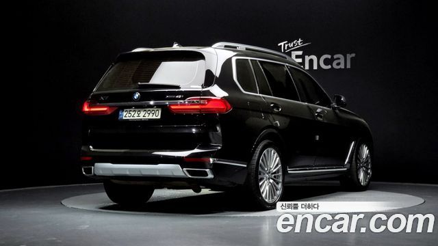 BMW X7 xDrive 40i Design Pure Excellence 6-Seater