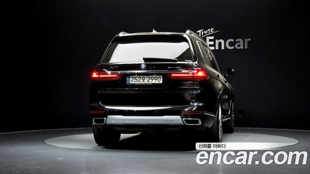 BMW X7 xDrive 40i Design Pure Excellence 6-Seater