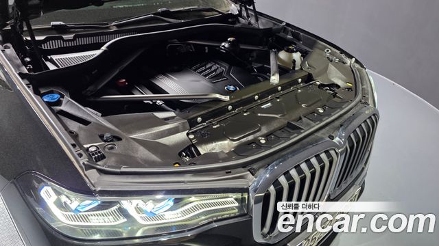 BMW X7 xDrive 40i Design Pure Excellence 6-Seater