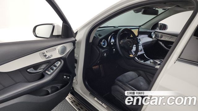 Mercedes-Benz GLC-Class GLC350e 4MATIC AMG Line