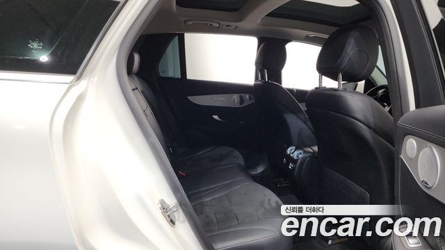 Mercedes-Benz GLC-Class GLC350e 4MATIC AMG Line