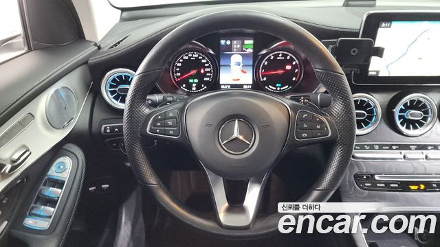 Mercedes-Benz GLC-Class GLC350e 4MATIC AMG Line