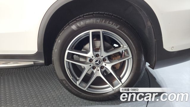 Mercedes-Benz GLC-Class GLC350e 4MATIC AMG Line