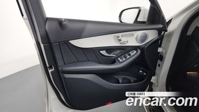 Mercedes-Benz GLC-Class GLC350e 4MATIC AMG Line
