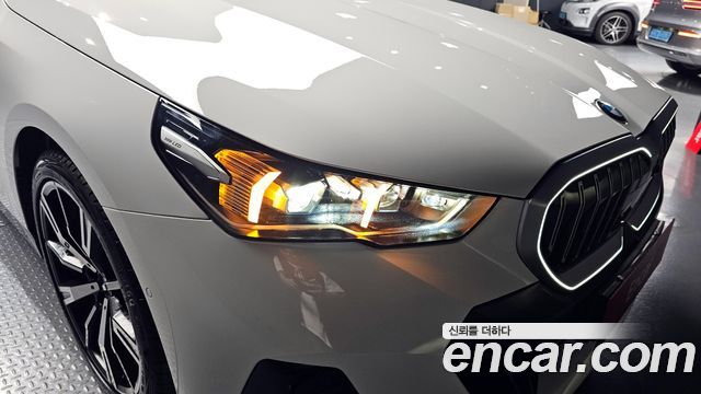 BMW 5-Series 530i xDrive M Sport