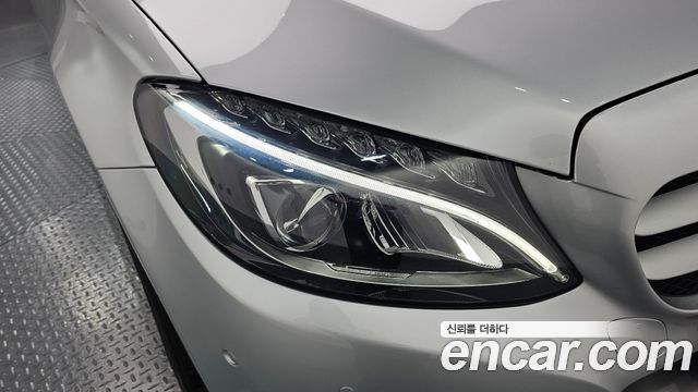 Mercedes-Benz C-Class C200