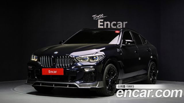 BMW X6 M50i