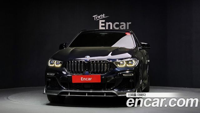 BMW X6 M50i
