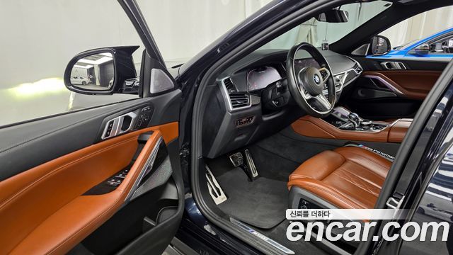 BMW X6 M50i