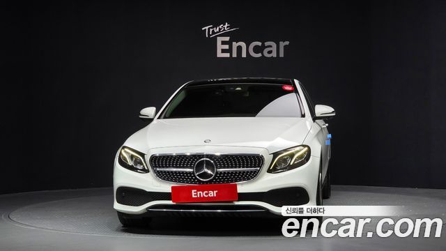 Mercedes-Benz E-Class E300 4MATIC Avnatgarde