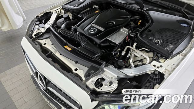 Mercedes-Benz E-Class E300 4MATIC Avnatgarde