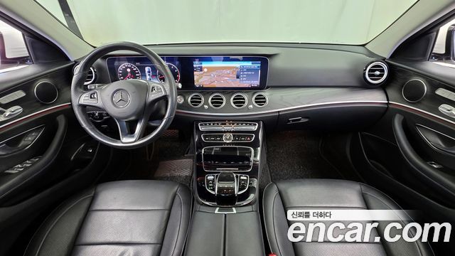 Mercedes-Benz E-Class E300 4MATIC Avnatgarde