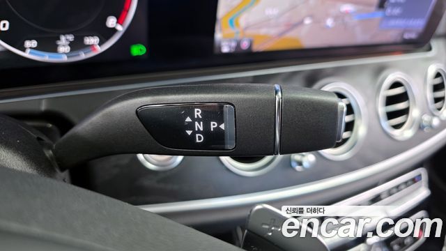 Mercedes-Benz E-Class E300 4MATIC Avnatgarde