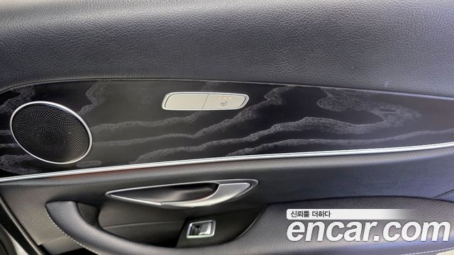 Mercedes-Benz E-Class E300 4MATIC Avnatgarde
