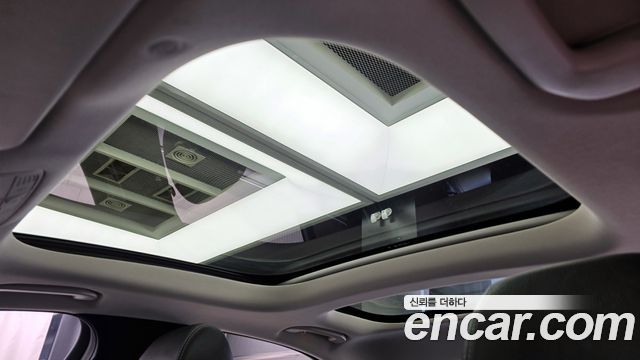 Mercedes-Benz E-Class E300 4MATIC Avnatgarde