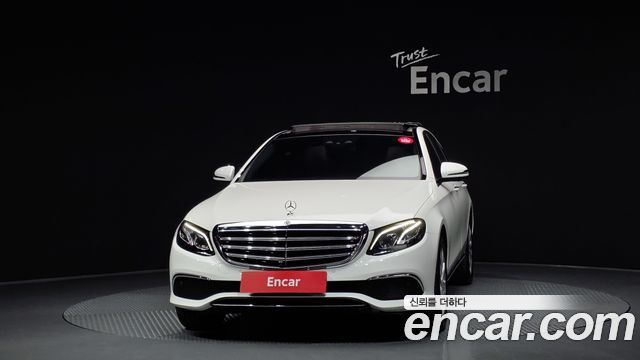 Mercedes-Benz E-Class E300 4MATIC Exclusive