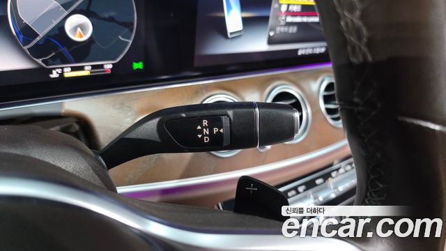 Mercedes-Benz E-Class E300 4MATIC Exclusive