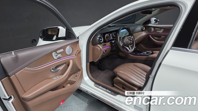 Mercedes-Benz E-Class E300 4MATIC Exclusive