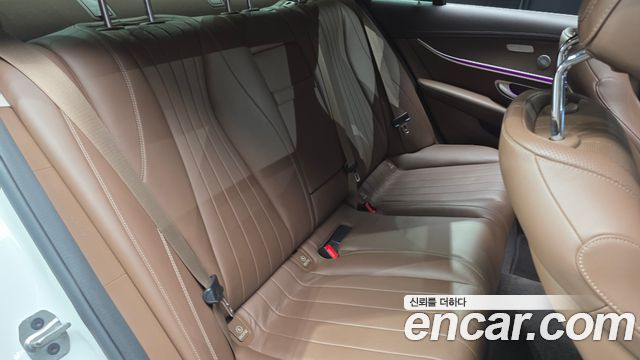 Mercedes-Benz E-Class E300 4MATIC Exclusive