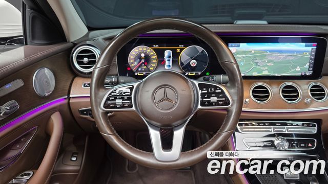Mercedes-Benz E-Class E300 4MATIC Exclusive