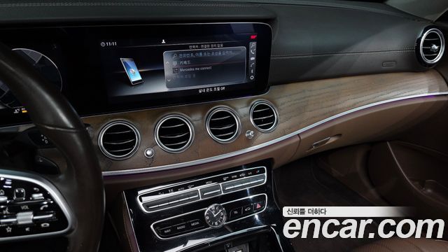 Mercedes-Benz E-Class E300 4MATIC Exclusive