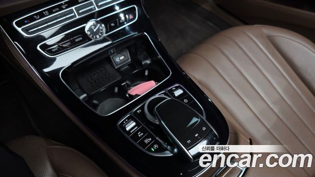 Mercedes-Benz E-Class E300 4MATIC Exclusive