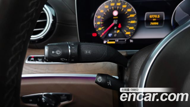 Mercedes-Benz E-Class E300 4MATIC Exclusive