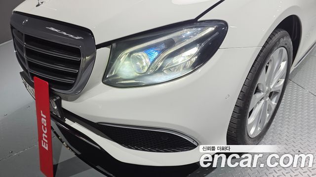 Mercedes-Benz E-Class E300 4MATIC Exclusive