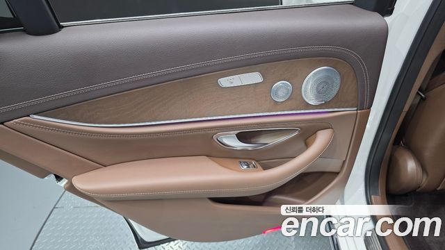 Mercedes-Benz E-Class E300 4MATIC Exclusive