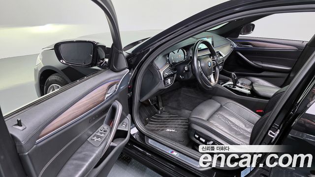 BMW 5-Series 530i xDrive M Sport Package Plus