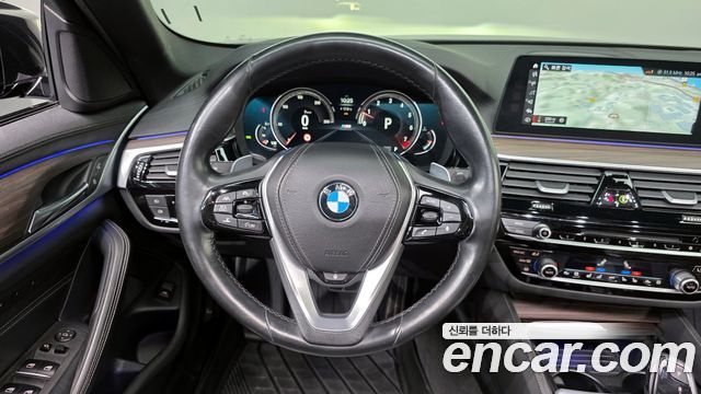 BMW 5-Series 530i xDrive M Sport Package Plus