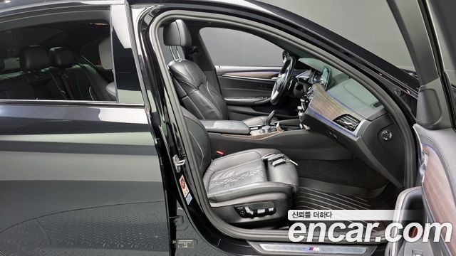 BMW 5-Series 530i xDrive M Sport Package Plus