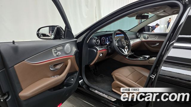 Mercedes-Benz E-Class E300 4MATIC AMG Line