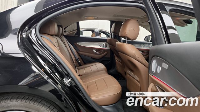 Mercedes-Benz E-Class E300 4MATIC AMG Line