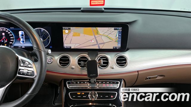 Mercedes-Benz E-Class E300 4MATIC AMG Line
