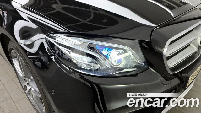 Mercedes-Benz E-Class E300 4MATIC AMG Line