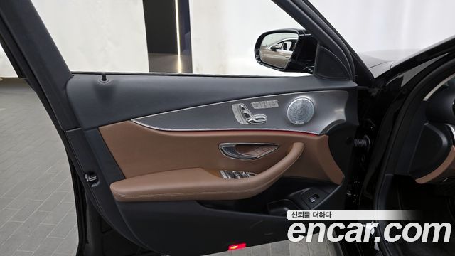 Mercedes-Benz E-Class E300 4MATIC AMG Line