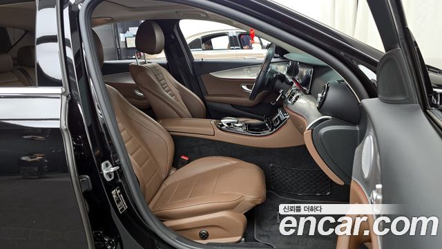 Mercedes-Benz E-Class E300 4MATIC AMG Line
