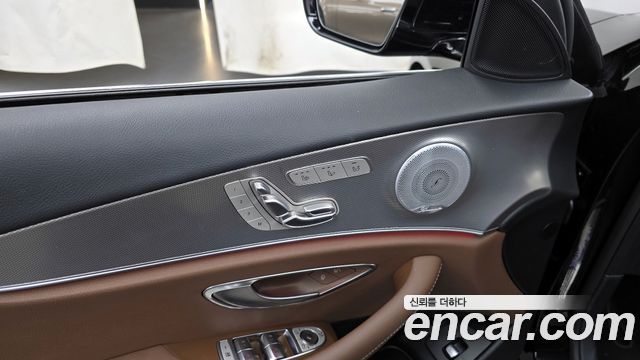 Mercedes-Benz E-Class E300 4MATIC AMG Line