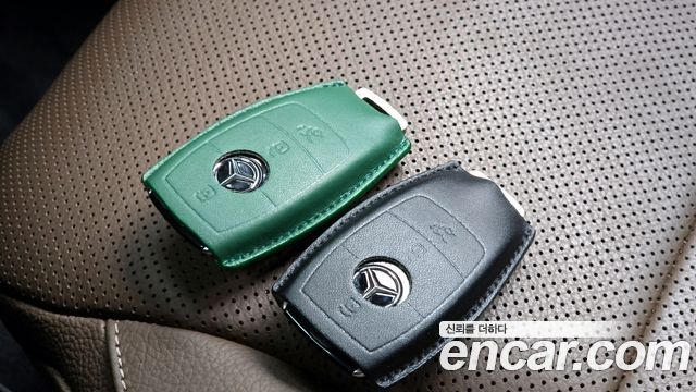Mercedes-Benz E-Class E300 4MATIC AMG Line