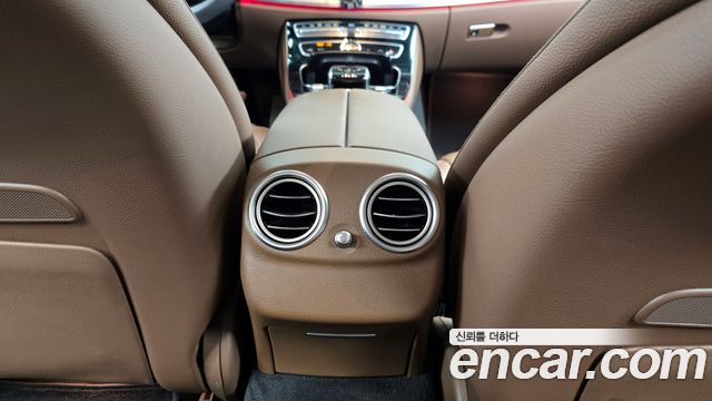 Mercedes-Benz E-Class E300 4MATIC AMG Line