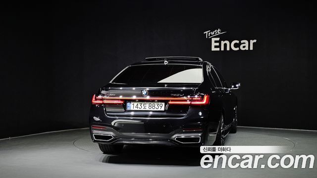 BMW 7-Series 740Li xDrive M Sport Package