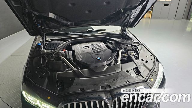 BMW 7-Series 740Li xDrive M Sport Package