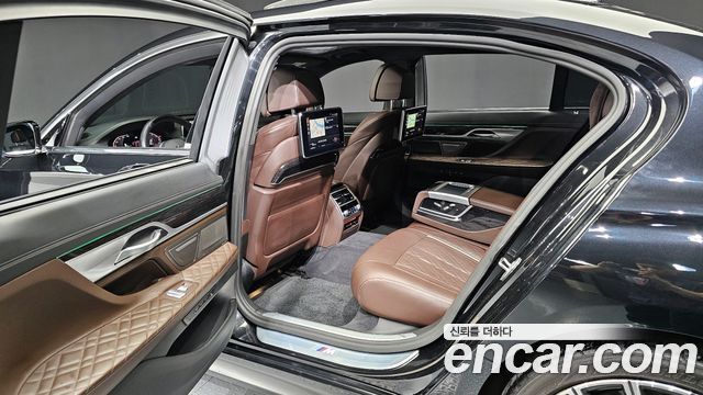 BMW 7-Series 740Li xDrive M Sport Package