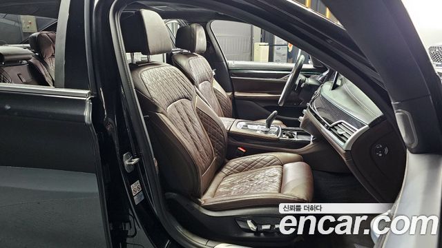 BMW 7-Series 740Li xDrive M Sport Package